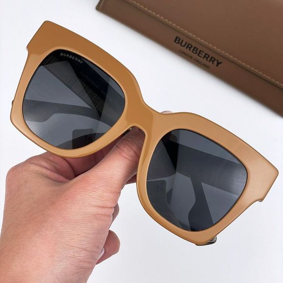 Burberry BE4364 KITTY 404287 BRAND NEW Sunglasses Beige Grey Gradient Unisex - Picture 2 of 11